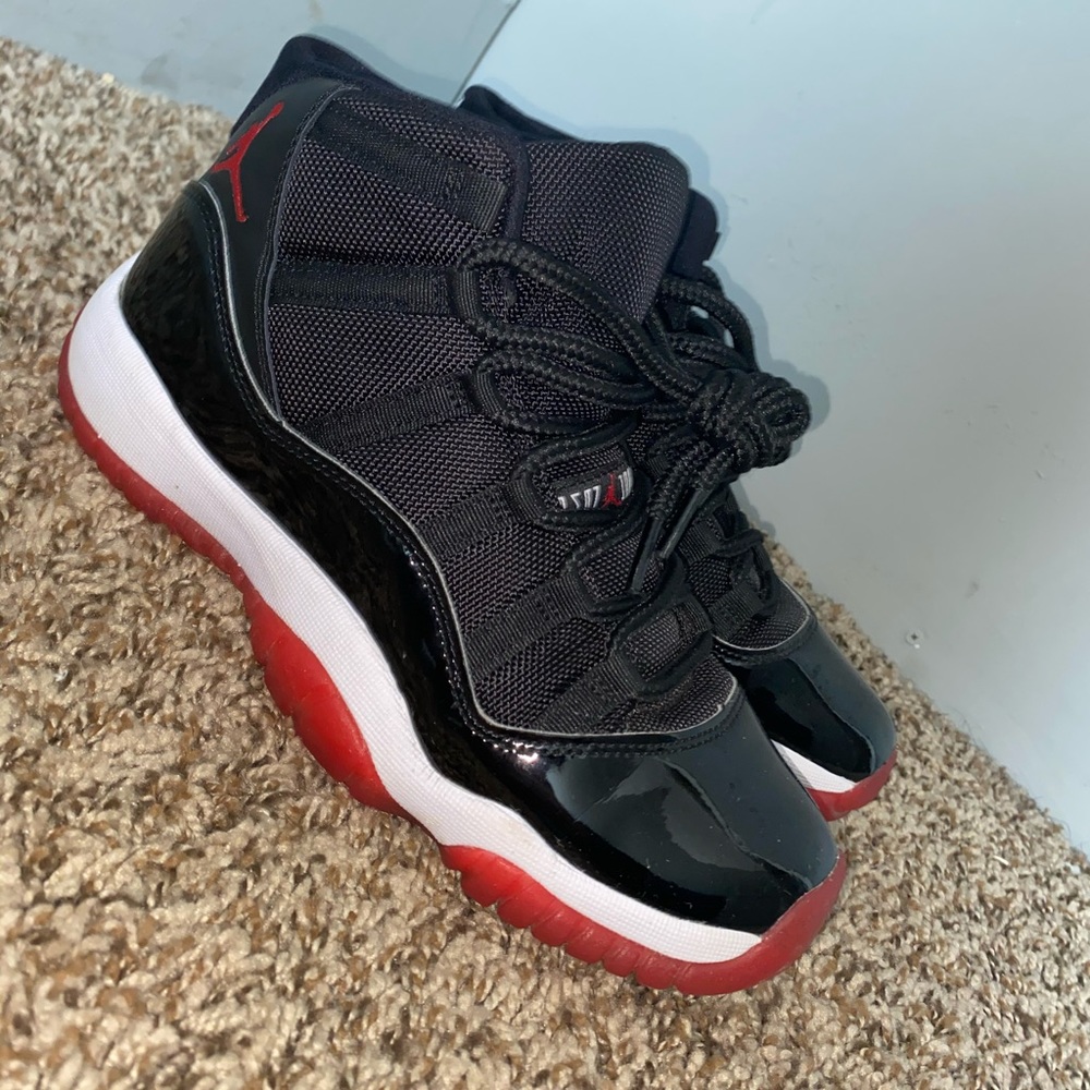 Jordan 11 Retro Playoffs Bred (2019)